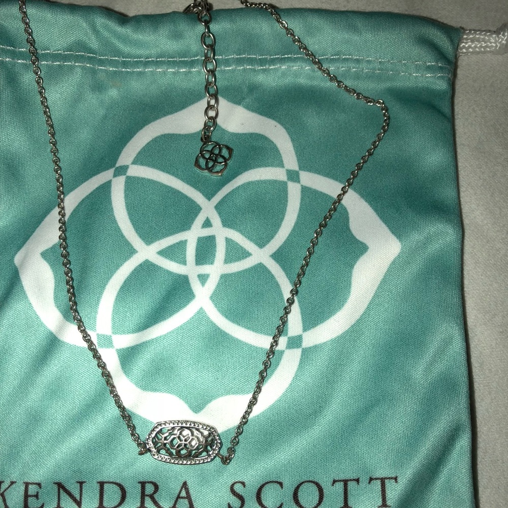 Kendra Scott necklace